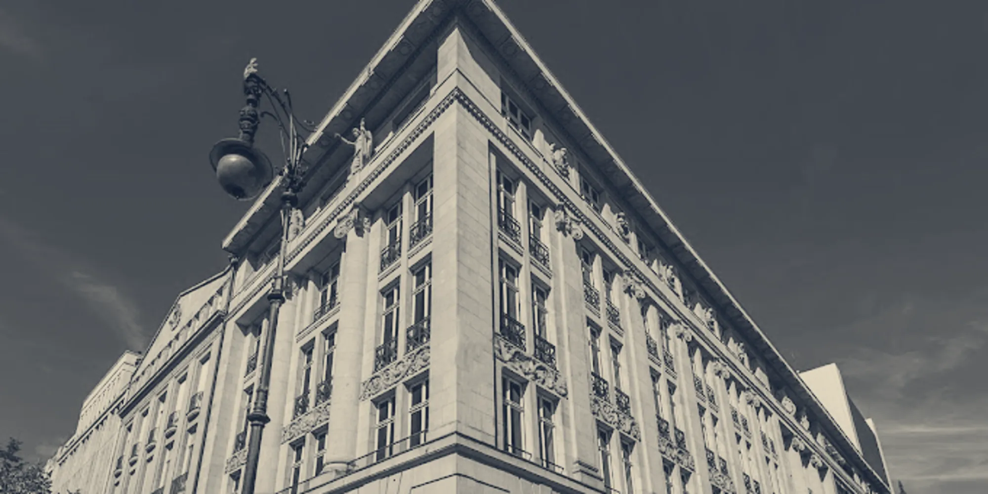 Das Gebäude Unter den Linden 10 in Berlin